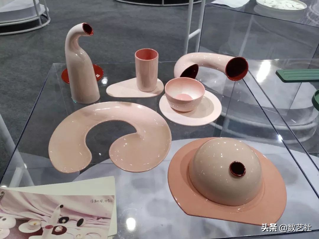 设计现代化智能新款动车,最具设计感的动车