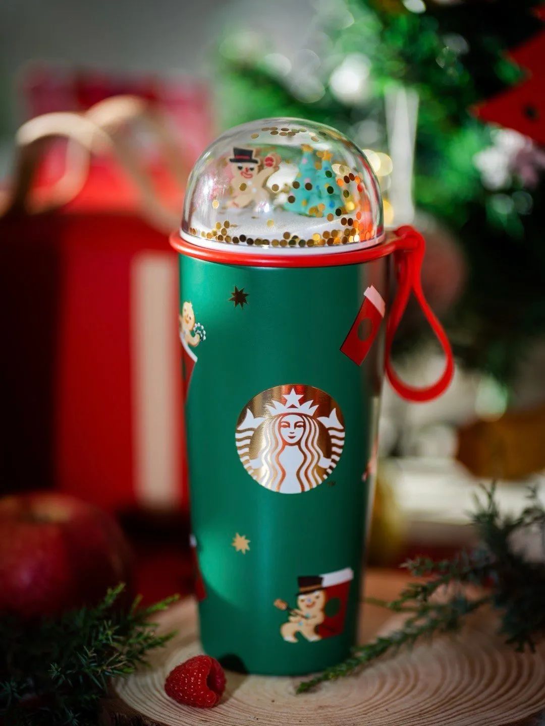 瑞幸星巴克圣诞新品,瑞幸圣诞咖啡杯包装