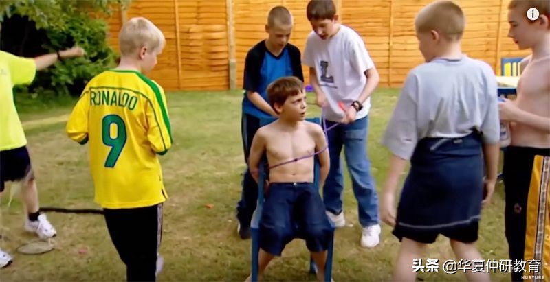 没有大人管的小孩怎么样了,没有大人管的孩子的后果