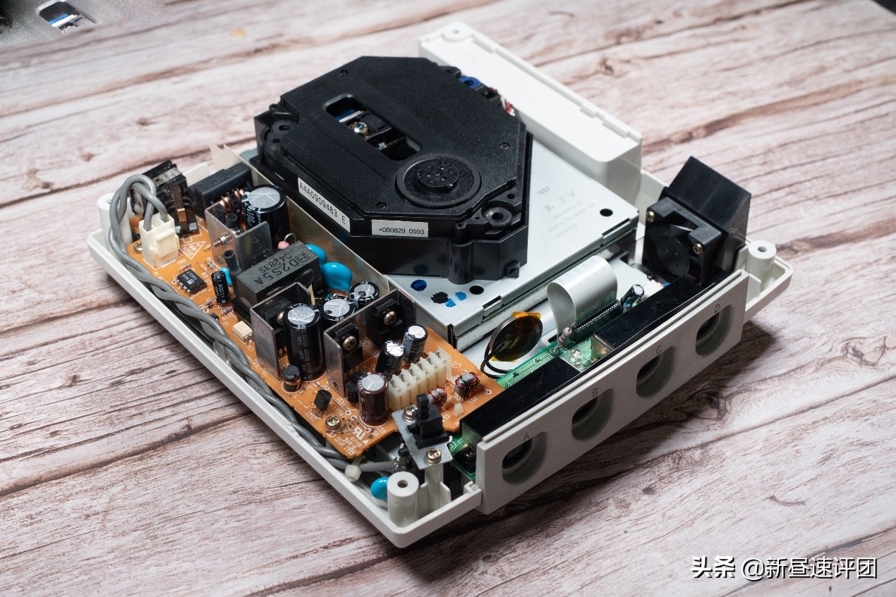 翻新修复DreamCast游戏机：好端端的产品，差点让公司倒闭