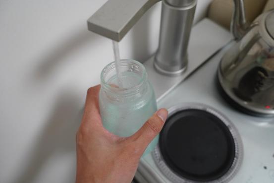 太阳能电小二户外电源真实测评,电小二户外电源太阳能充电教程