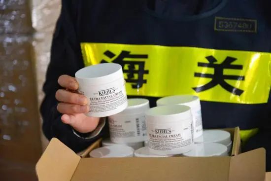 假的化妆品被新闻曝光,假冒化妆品最新案例