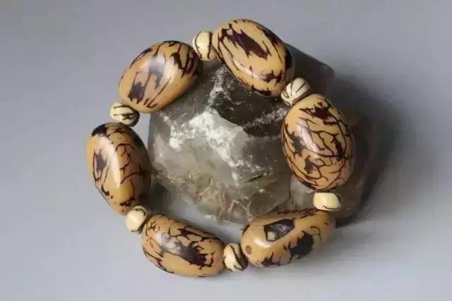 新手盘串小手串推荐,最适合懒人的手串排行榜圆的