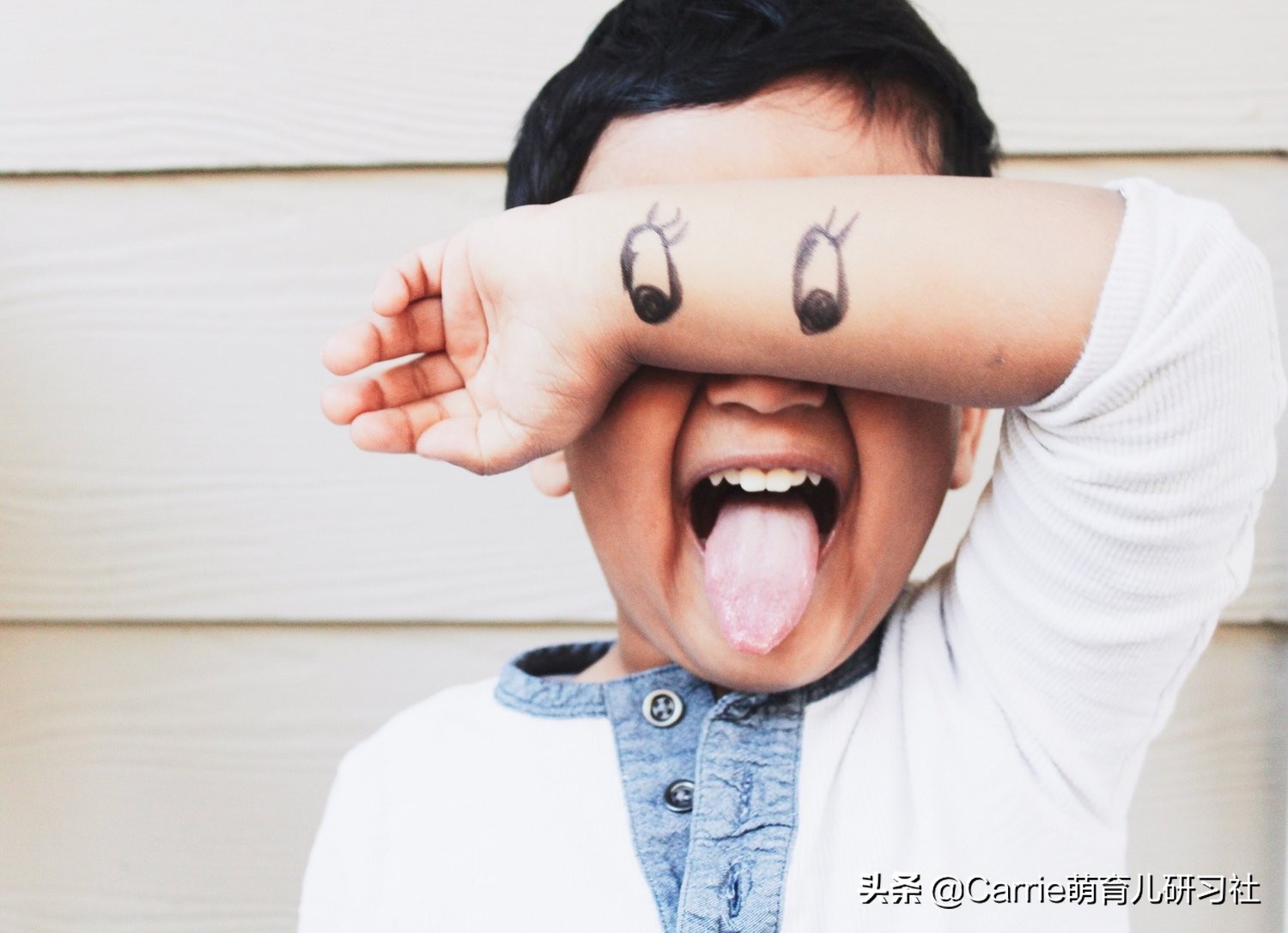 排队时小孩玩方便携带的游戏,排队时可以和娃玩的小游戏