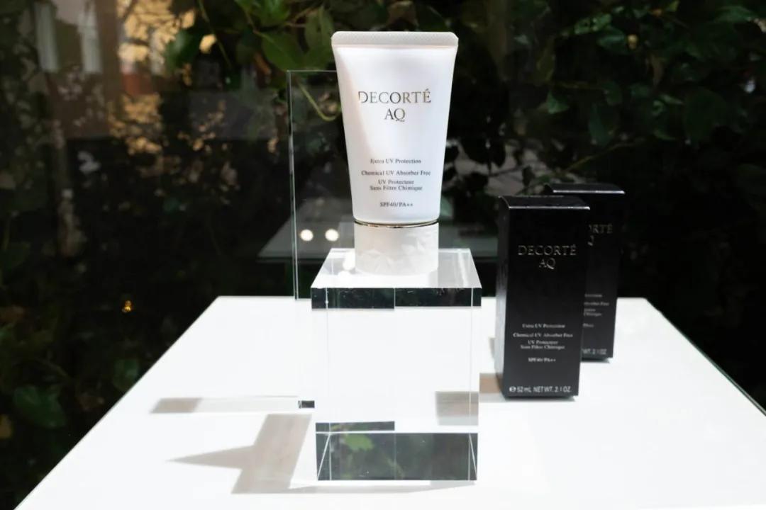 安耐晒防晒蓝色和白色,日本防晒黑科技