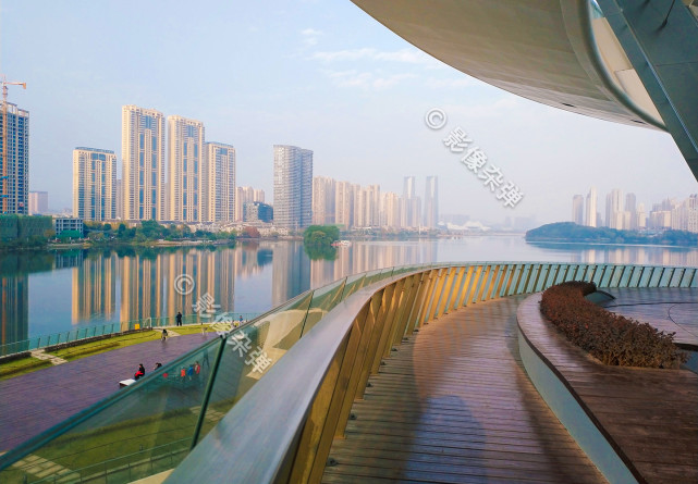 网红长沙隐藏着一个“岛”，造型“奇特”，顶层望远镜很“抢手”