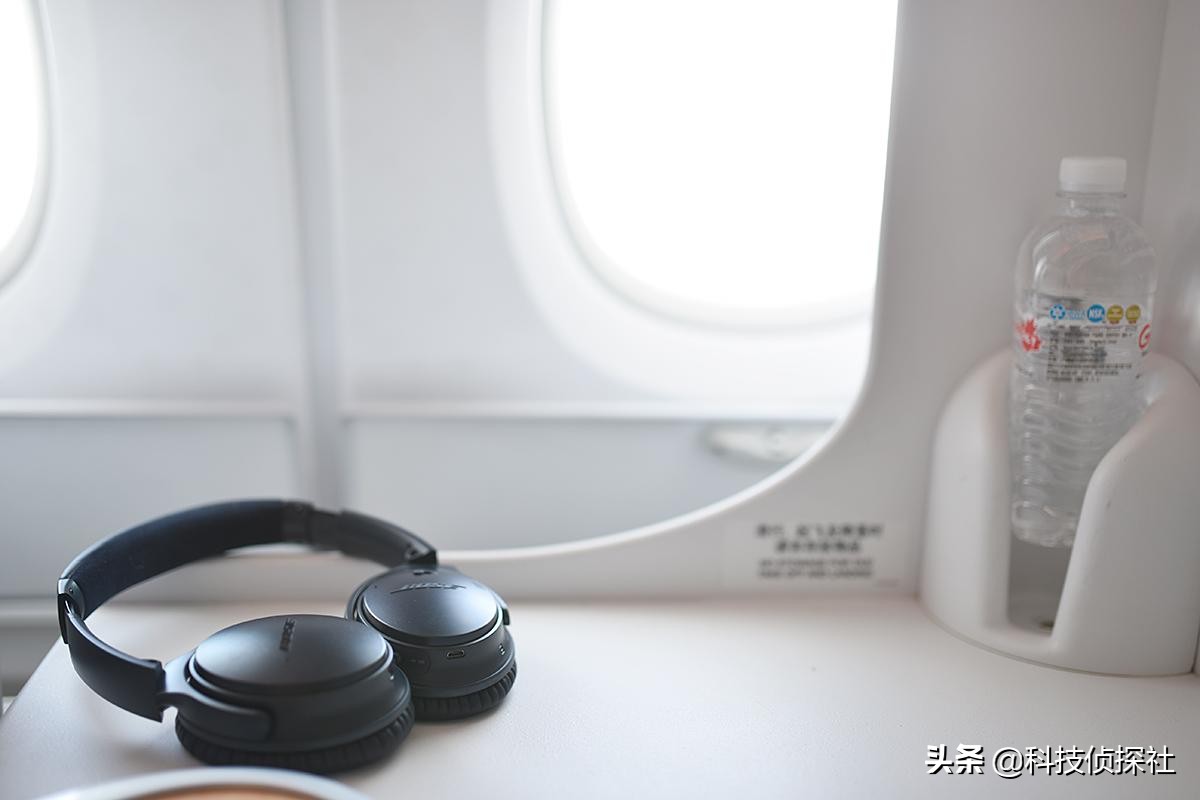 飞机上的耳机和普通耳机有区别吗,飞机上发的耳机是什么耳机