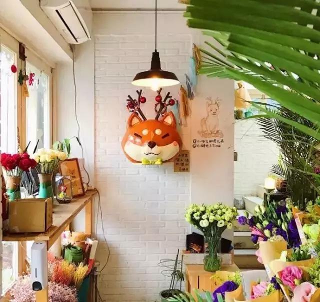 10大赚钱副业摆地摊卖什么最赚钱,做一个摆地摊的姑娘该如何入手