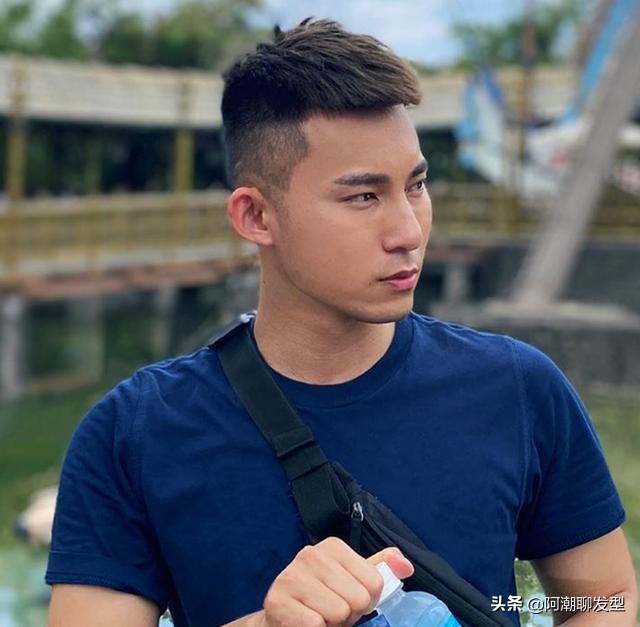 男士发型2020流行发型短发锡纸烫,男士m型短发发型2020流行发型