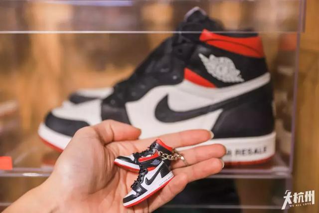 aj 1最好看配色男低帮 (aj1最新配色大全图片低帮)