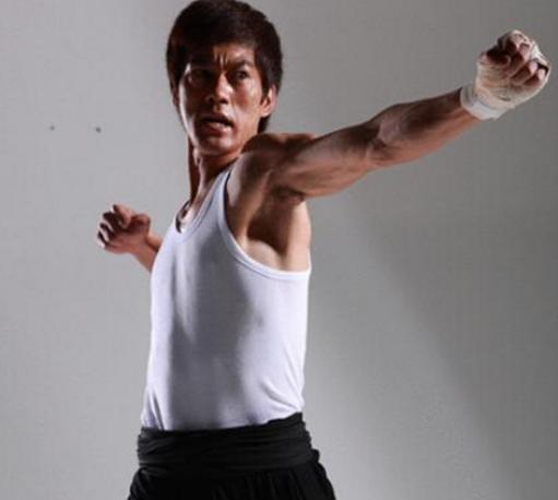 民用小飞机女驾驶员,战斗机女飞行员驾驶飞机视频