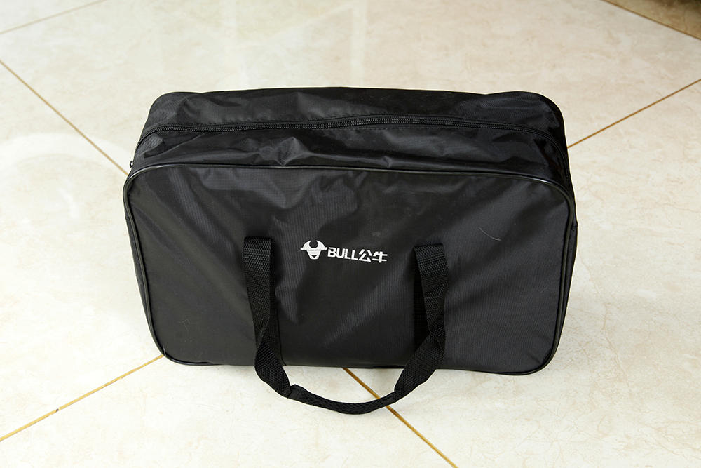 公牛随身充电枪和特斯拉充电桩,电动车便携式充电枪推荐