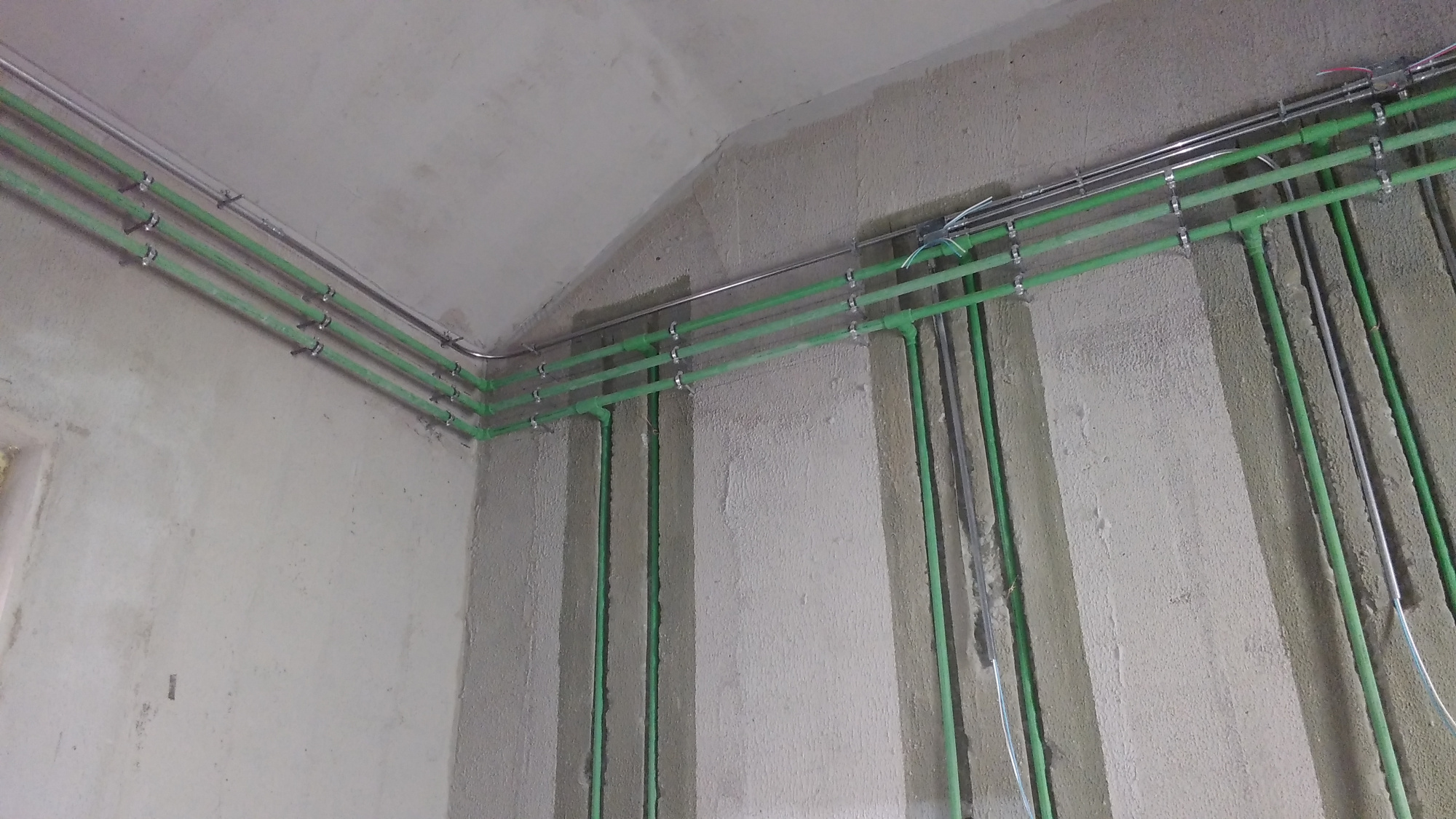 厨房电线走顶还是走地线好,家装电线走顶好还是走地好