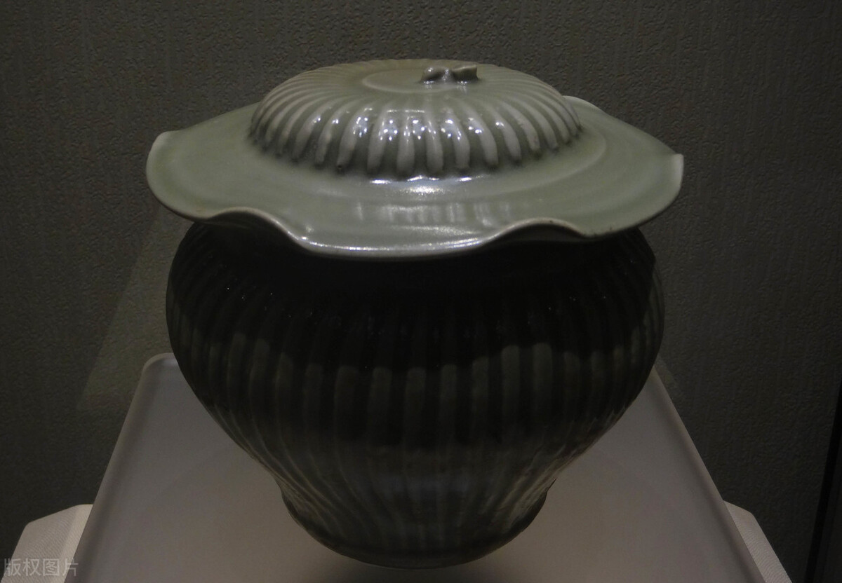 龙泉窑馆藏精品,元代龙泉窑瓷器鉴定方法