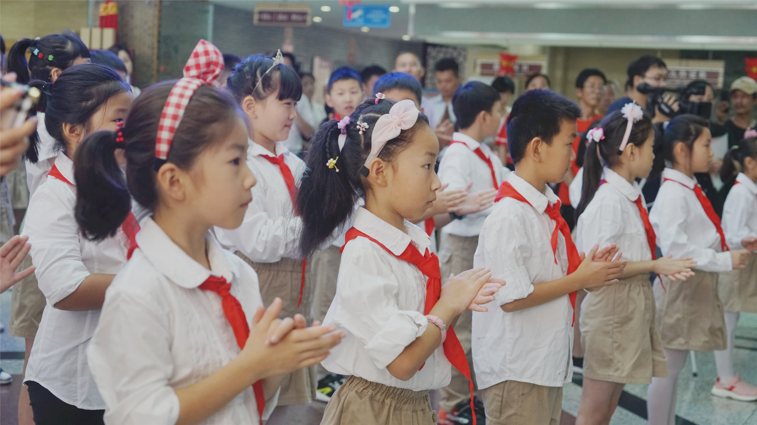 博雅少年绘祖国同心共筑中国梦------屯溪路小学建国70周年美术作品展