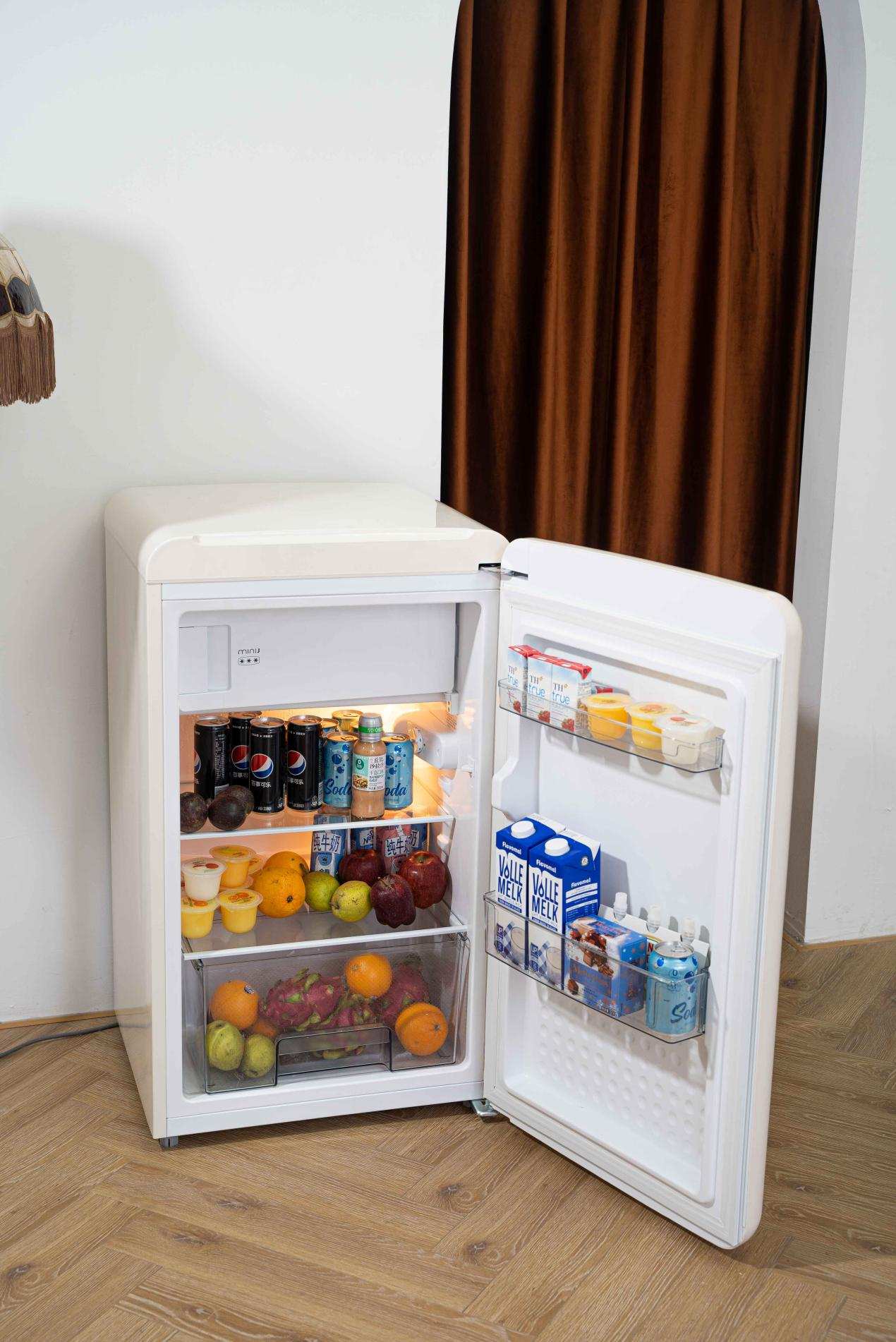 真的是太后悔了，现在才用上独居神器小吉复古冰箱
