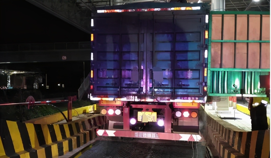 外地男子第一次来珠海却吃到6万罚单！只因老板在他车里塞了“危险品”！