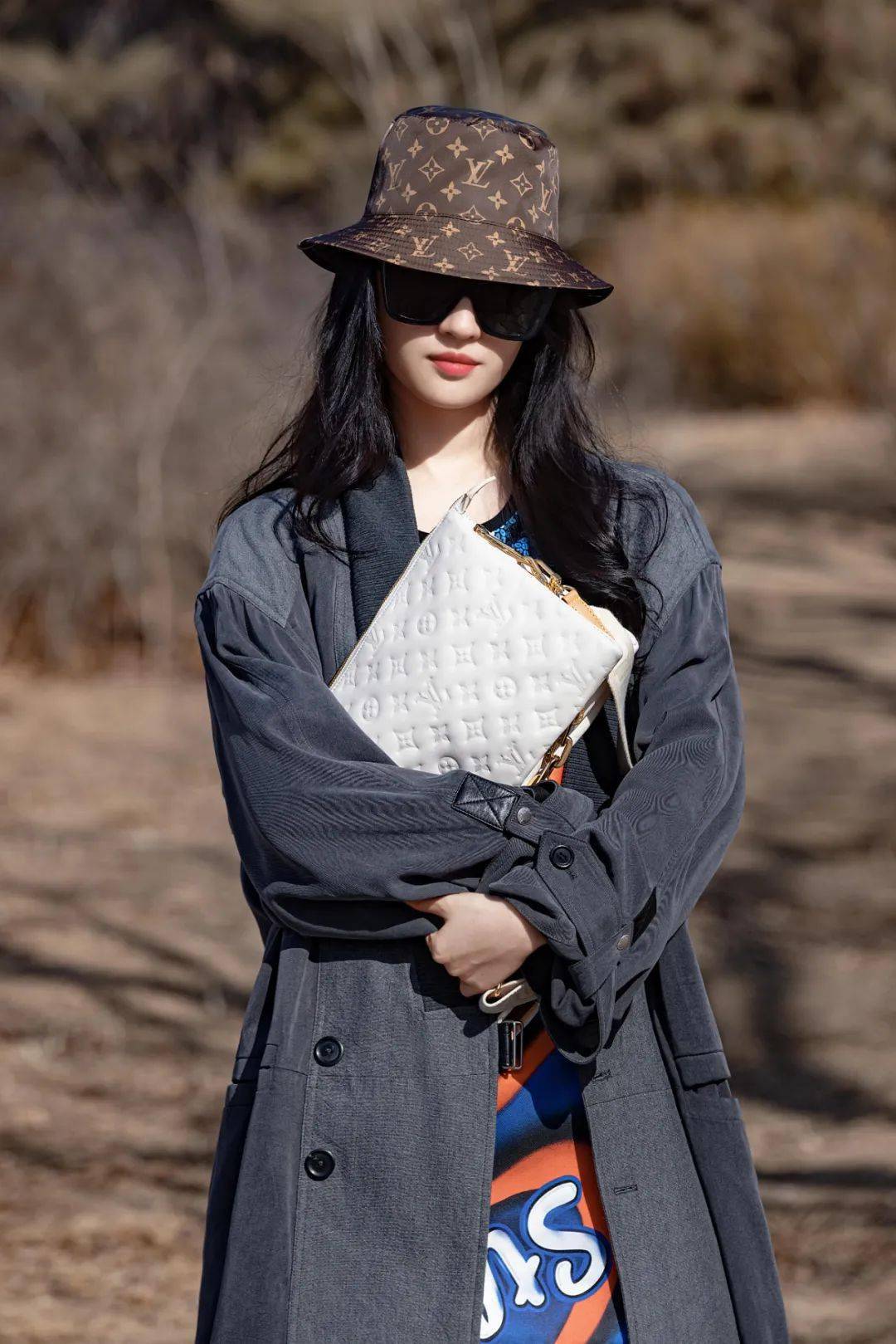 LV新手袋一出，女明星们集体撞包