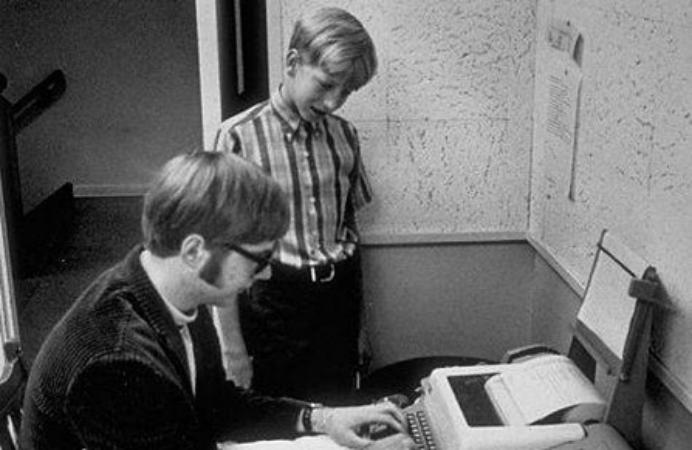 比尔盖茨创造微软的艰辛过程,比尔盖茨的微软岁月