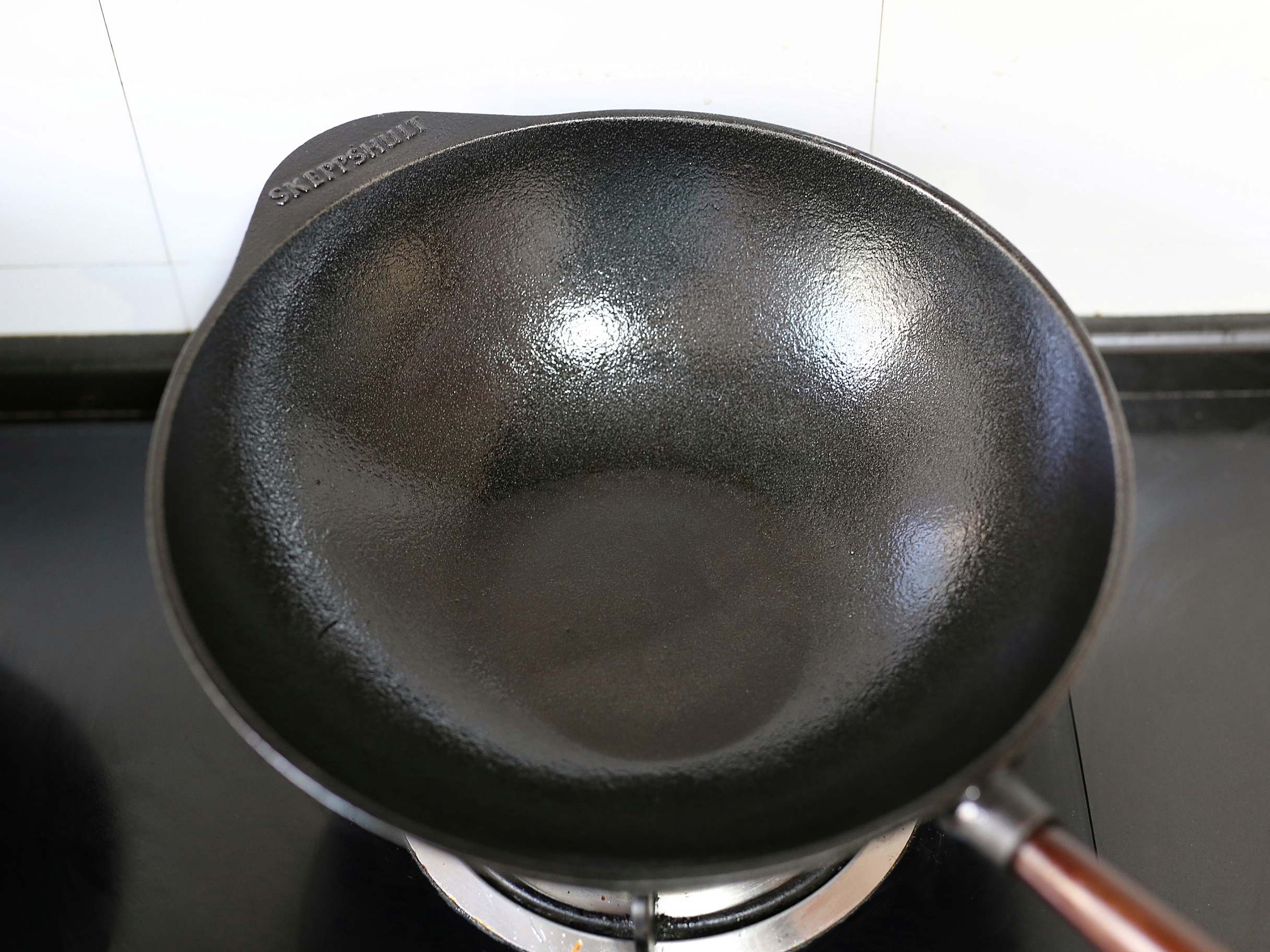 开锅的正确方法铁锅无涂层,新买的铁锅怎样开锅最好用