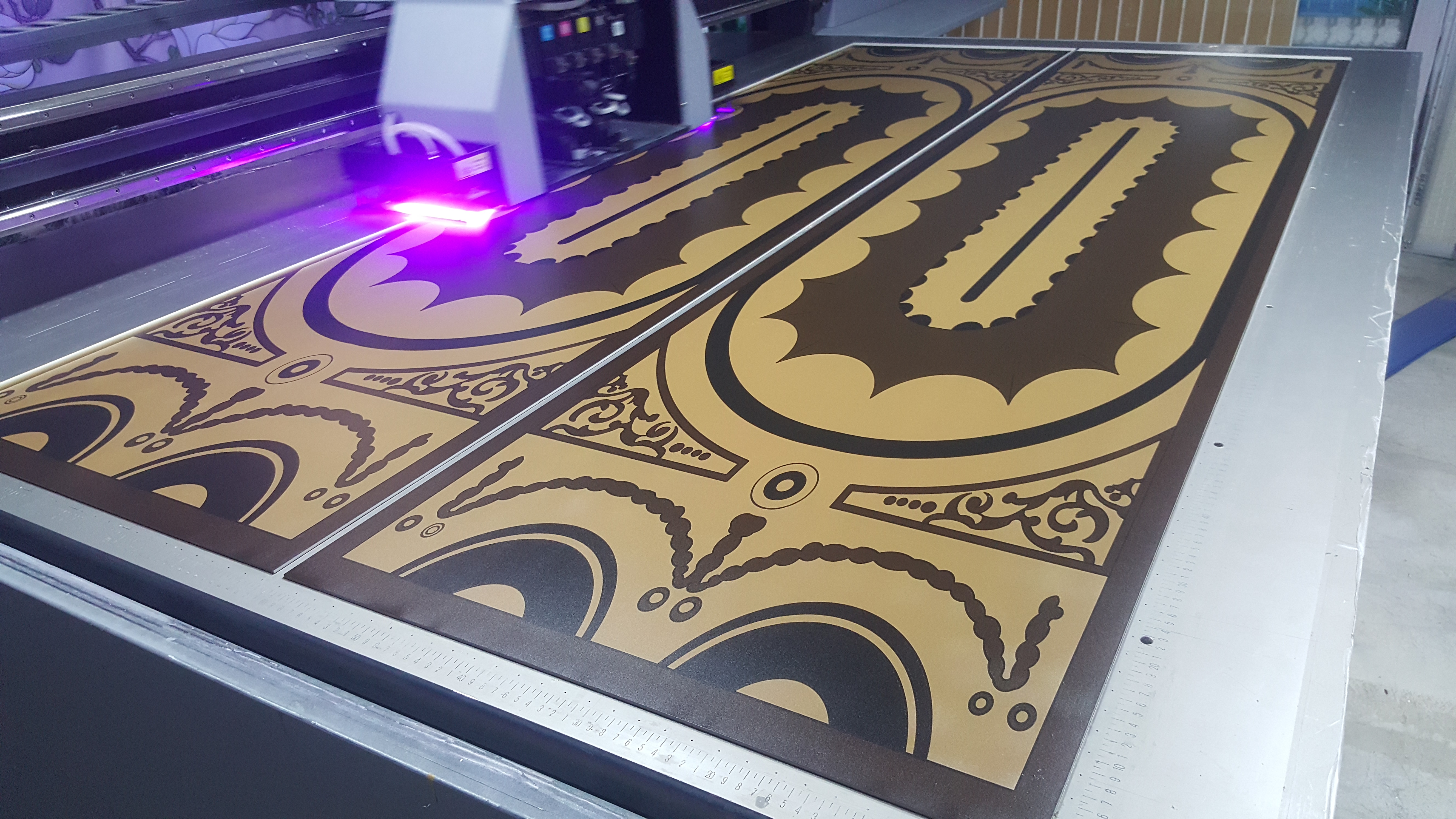 uv印刷和彩印的区别,什么是uv印刷图片