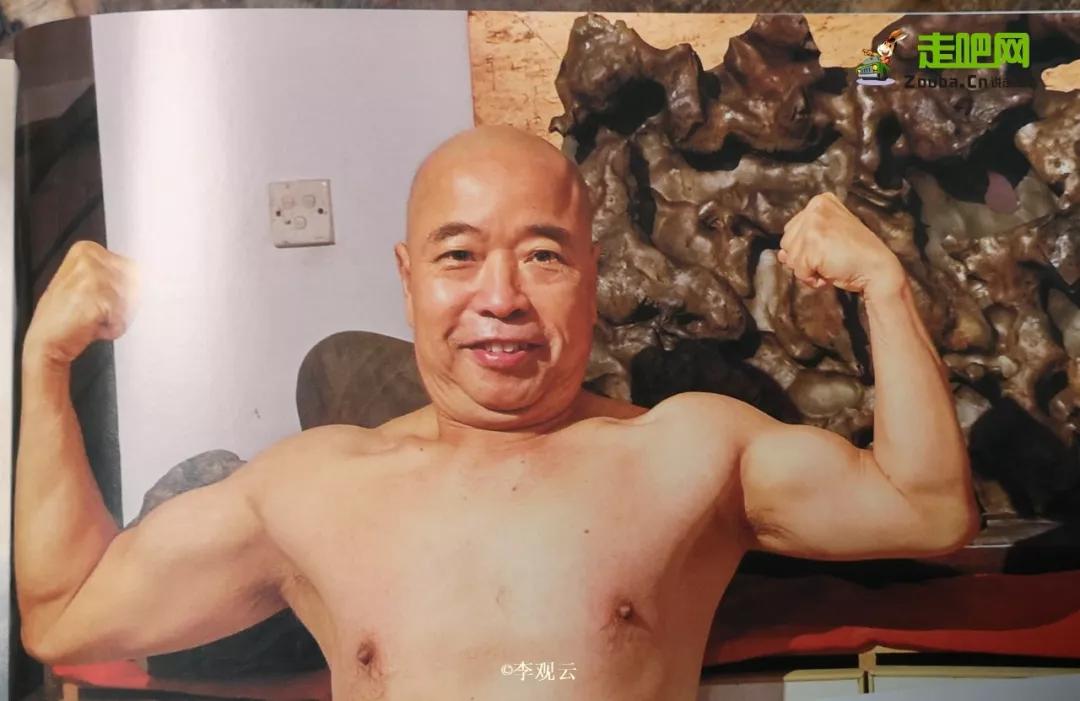 为了寻找疯狂的石头，他成为最早环驾中国的人，至今年龄成谜