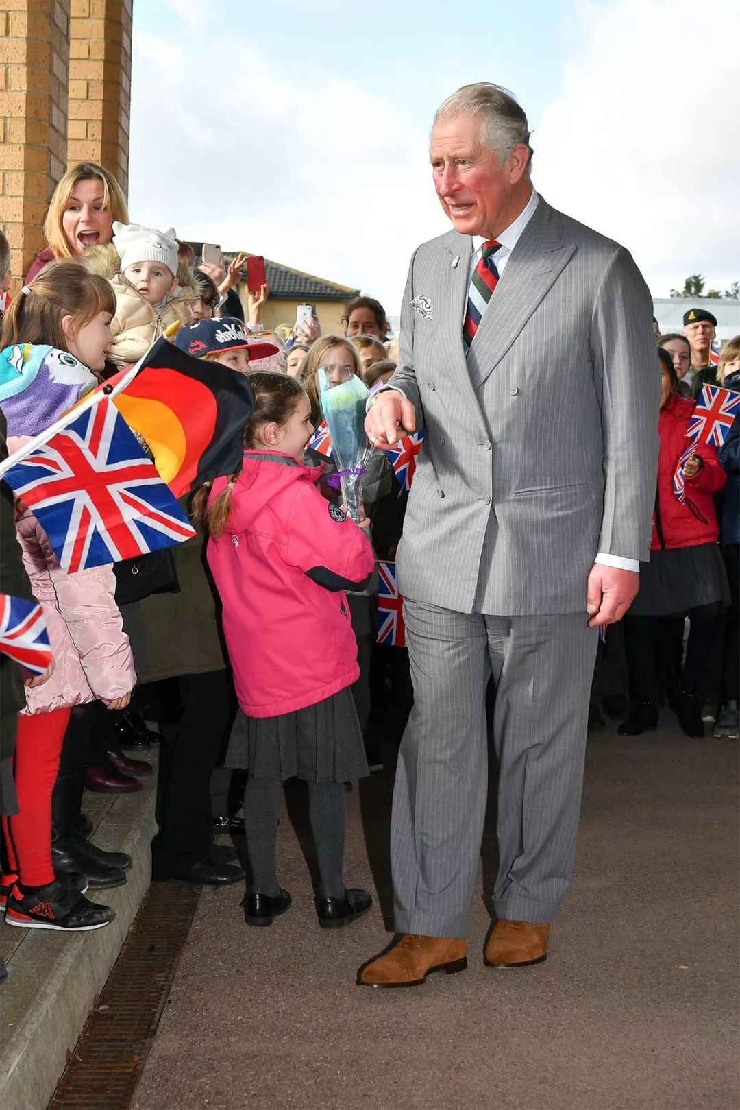凯特成戴安娜最佳接班人！个头都与婆婆相近，梅根身高数据却成谜