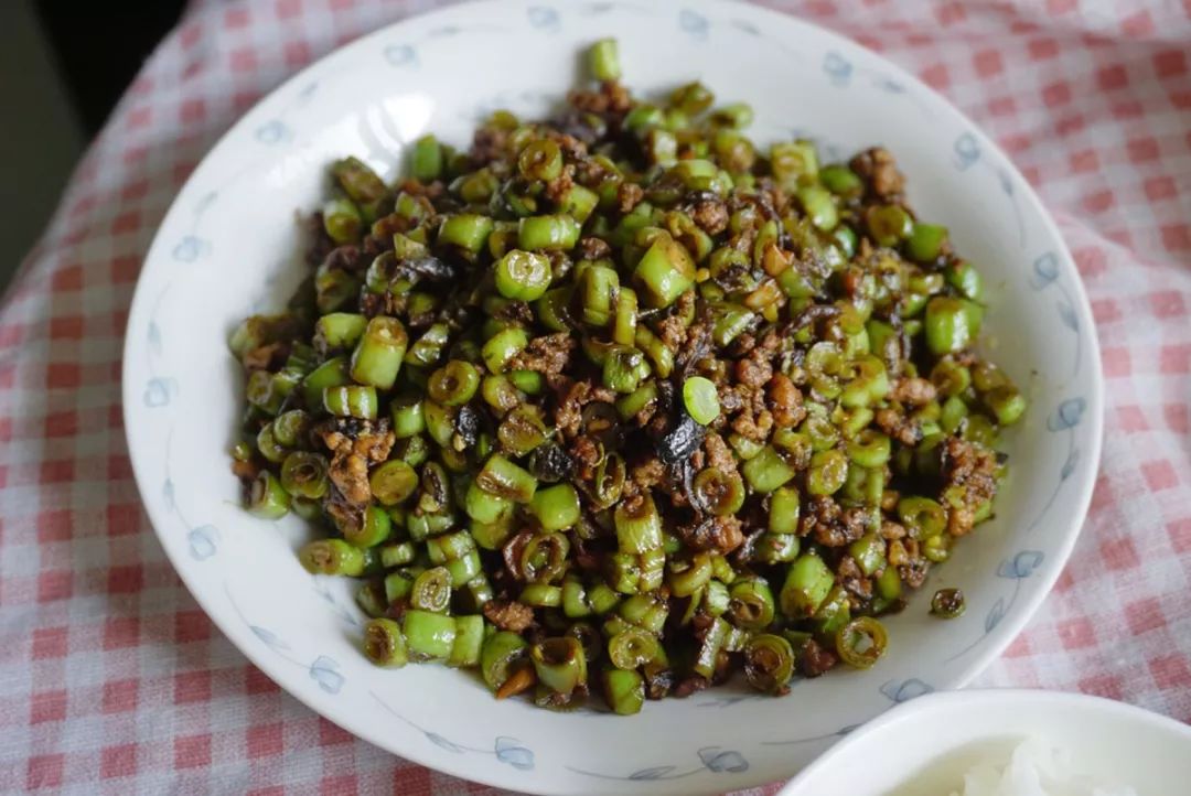肉末橄榄菜炒豆角的做法,超下饭的橄榄菜肉末炒豆角