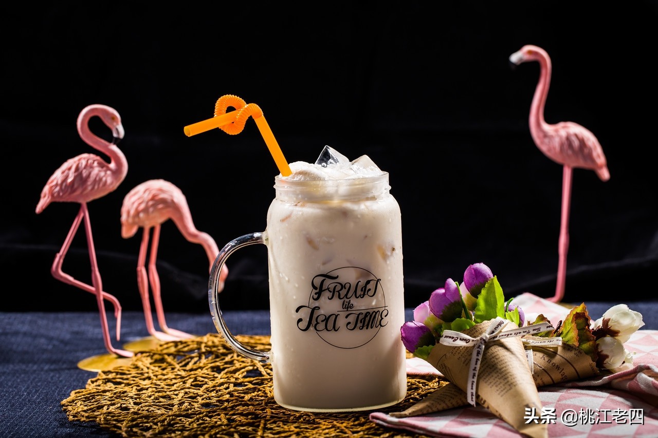 秋天的第一杯奶茶是什么意思,为什么突然流行秋天的第一杯奶茶