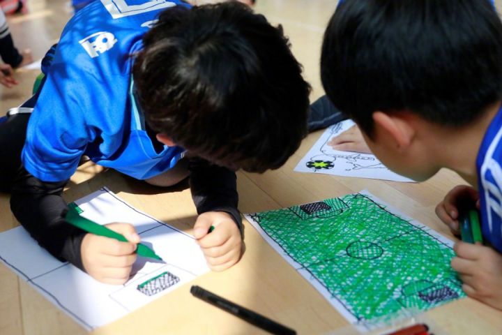 涓夋槦瓒崇悆鏁欏鍥剧墖,涓夋槦灏忓鏍″洯瓒崇悆