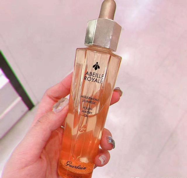 精华液测评：这些精华液美白补水，一涂告别暗黄干皮！小仙女必备