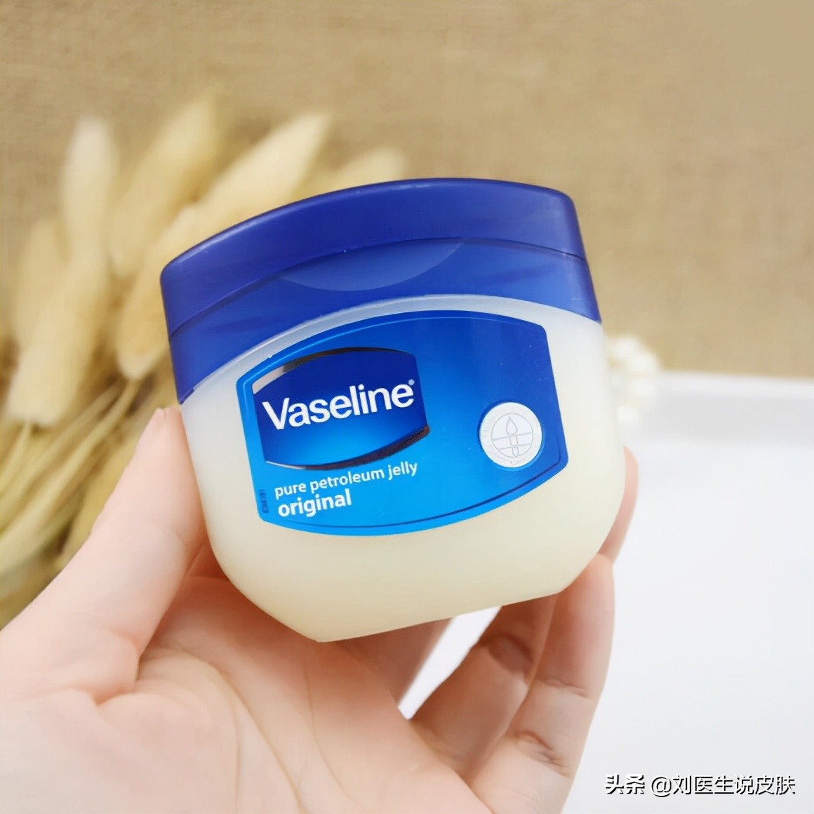 手脚皲裂如何除菌,秋冬季节手脚皲裂怎么办