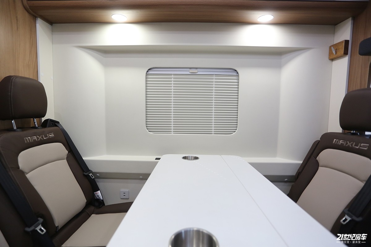 了解上汽大通maxusv90最新动态,上汽大通maxusv902023款2.0t短轴低顶