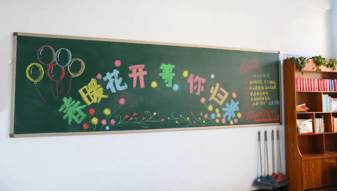 画画的baby幼儿园作品,画画的baby绘画作品