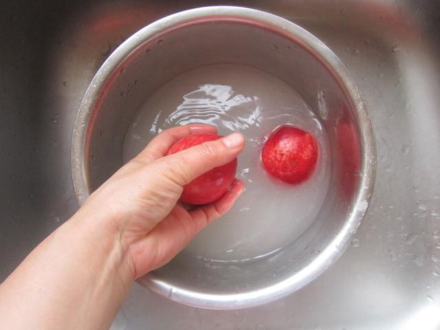 用盐洗桃子可以去桃毛吗,怎么洗桃子才能把桃子洗干净