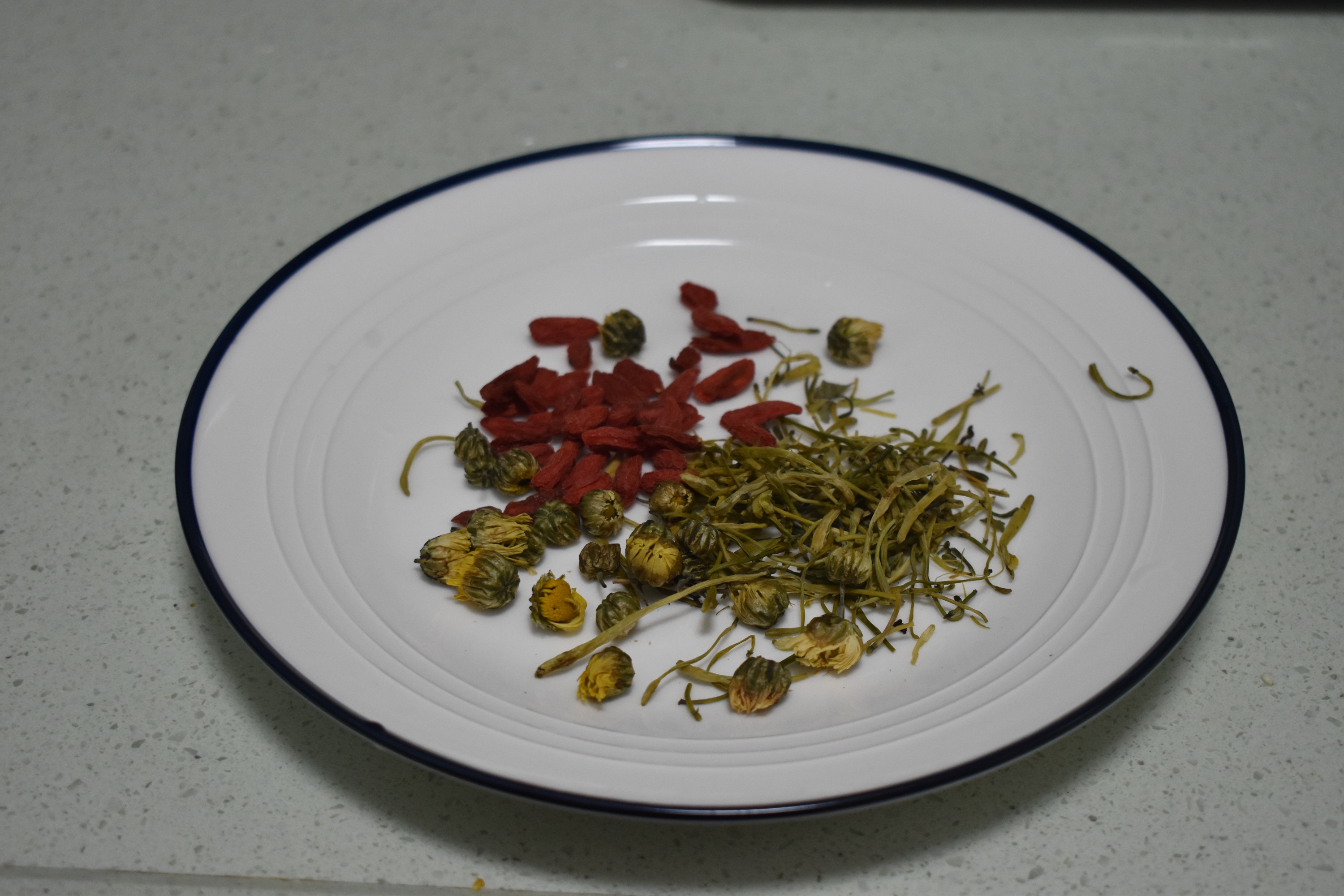 泡茶喝的饮品滋润喉咙,熬夜去火煮什么茶喝