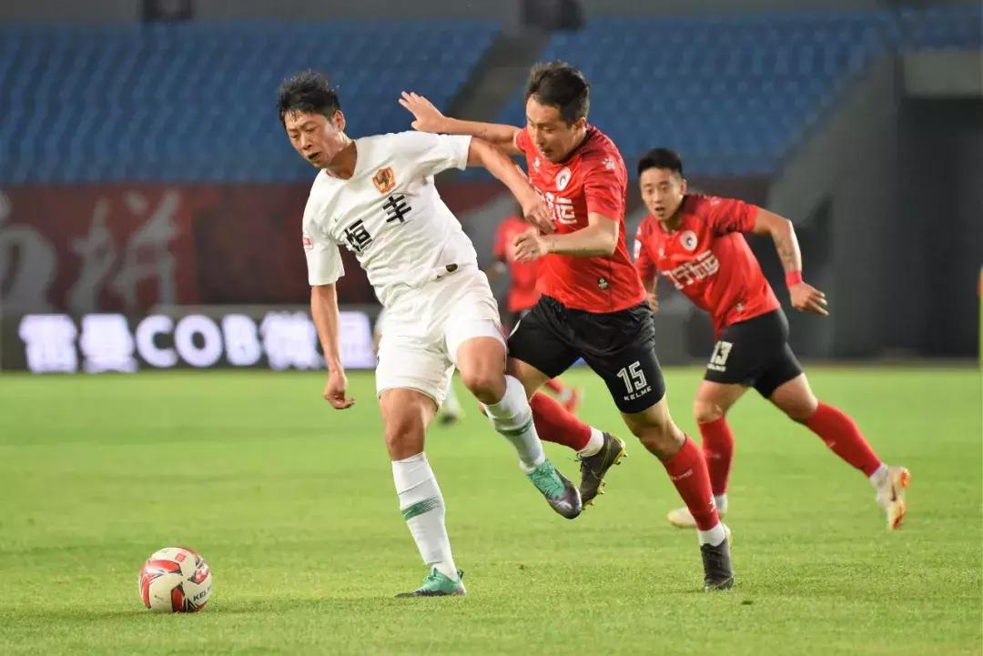 中甲比赛贵州恒丰对辽宁宏运,莫塔射门