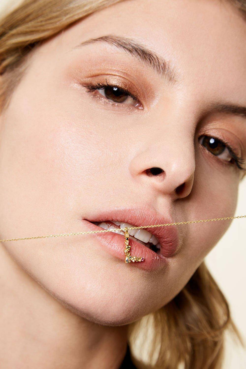 有时候质感就体现在小小的配件上，一件可以陪你穿梭日常的珠宝