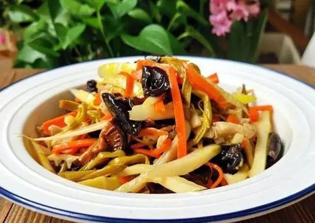 春天来点鲜美的春笋营养又好吃,春笋这样吃不涩不麻鲜脆可口