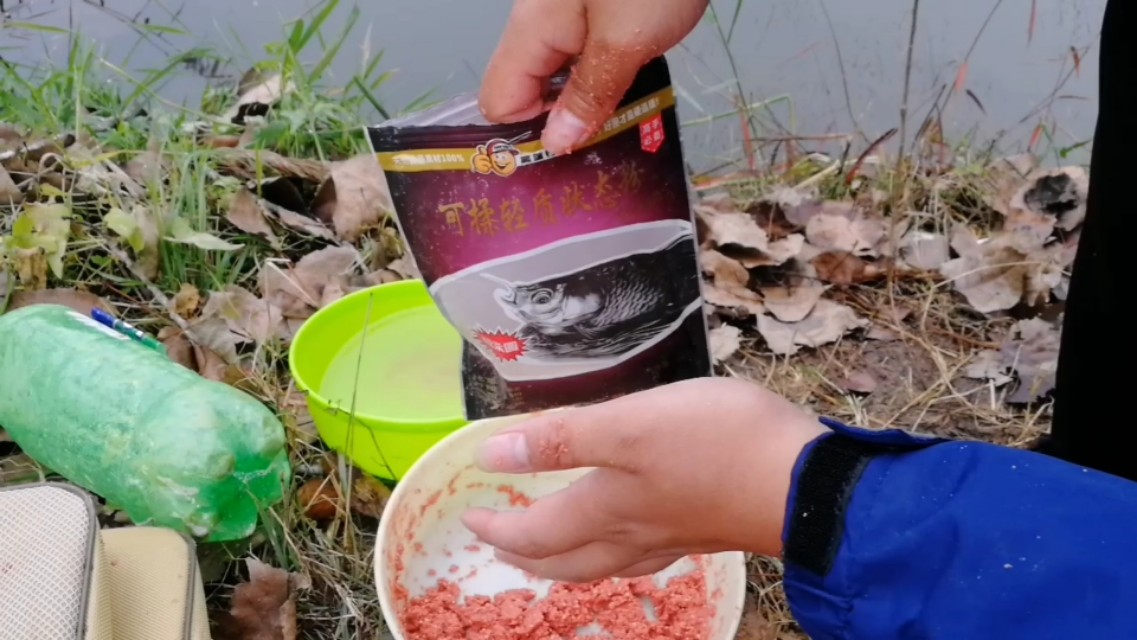 开好的红虫拉饵用不完怎么保存,拉饵要怎么用才能不会掉