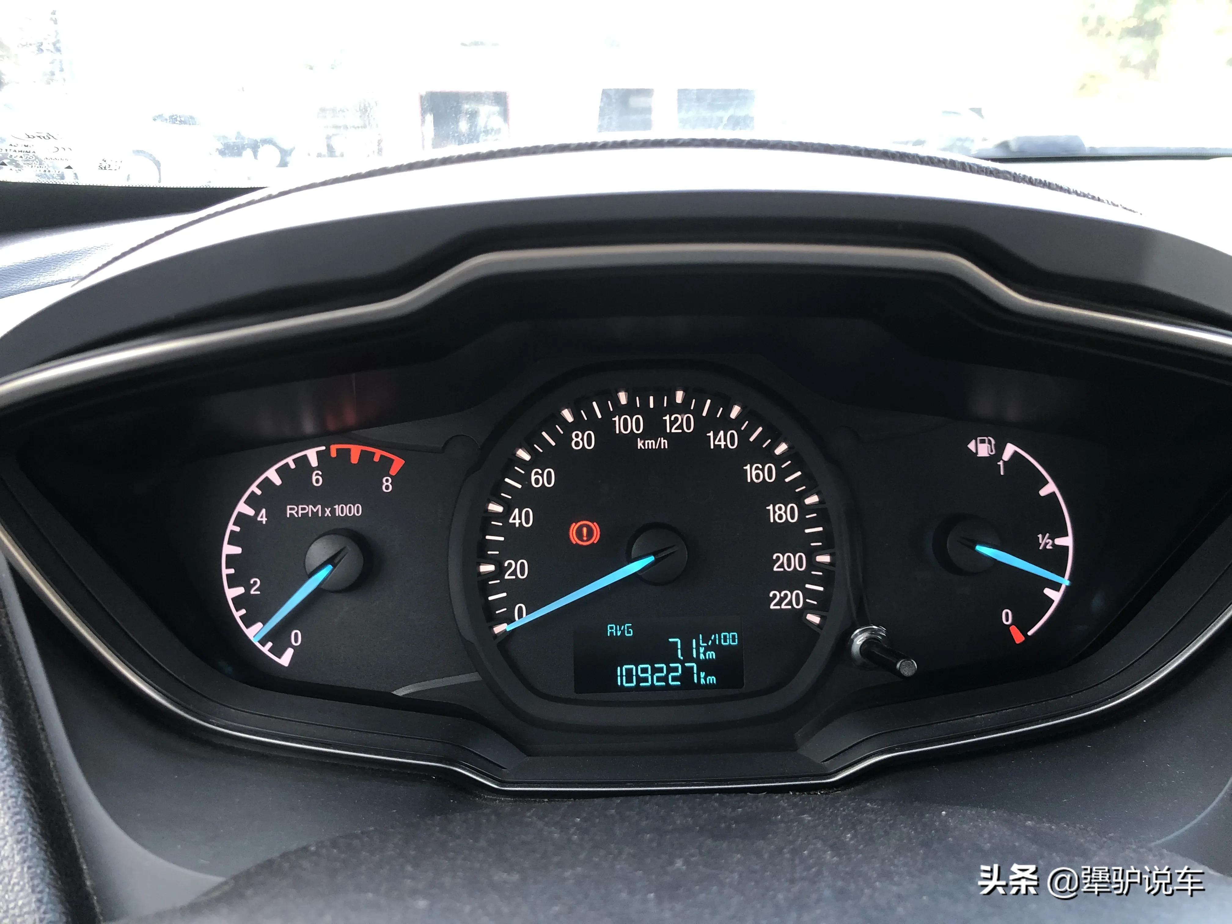 福特福睿斯和起亚k2哪个更保值,福睿斯跟英朗哪个更好哪个更保值