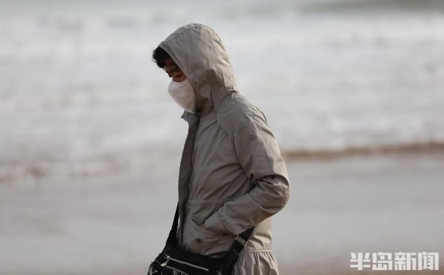 奥特曼拯救人类被怪兽打了,拯救地球奥特曼