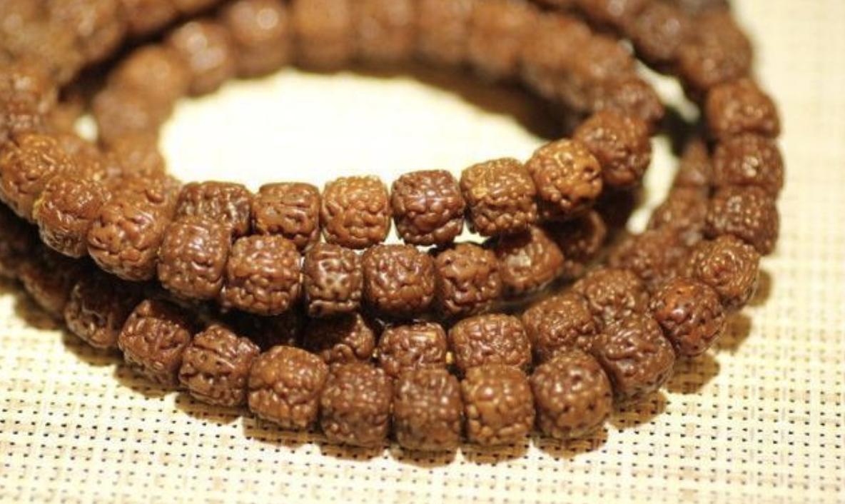 文玩菩提各种盘玩变化,什么菩提盘玩后价格高