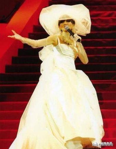 吹自己是铁粉，结果当场打脸，真社死啊…