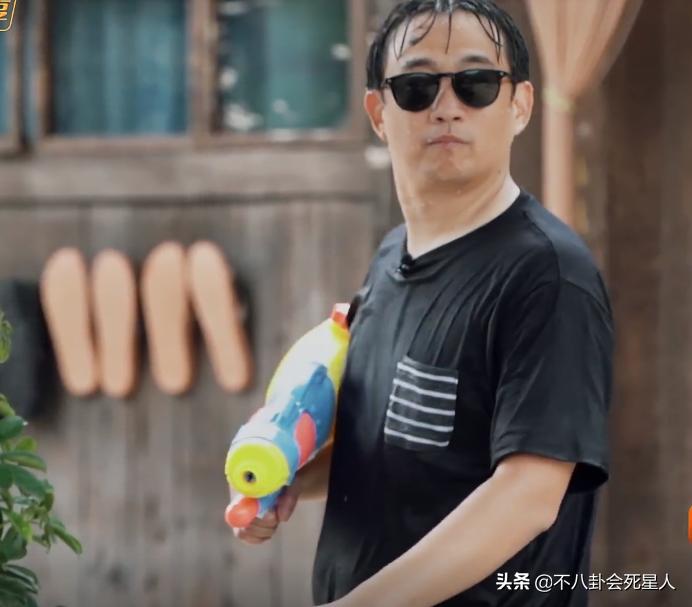 一脸横肉的男人视频素材,一脸横肉的帅哥