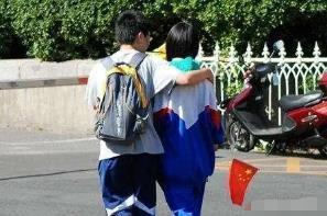 班主任早恋的最佳处理方法,班主任发现学生早恋了怎么办