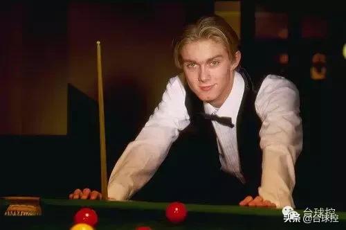 要嫁就嫁打台球的男人,谈恋爱一定要找会打台球的男孩子