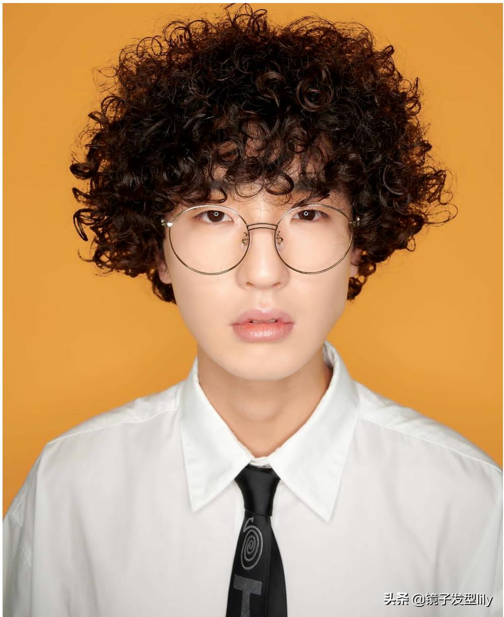 发型男2021流行发型修剪,发型男2020流行发型及剪法