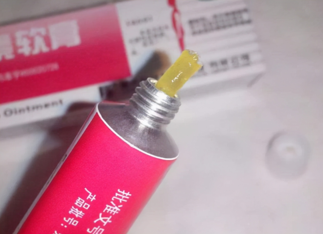 眼部过敏用红霉素软膏可以吗,红霉素软膏用在眼部一次有影响吗