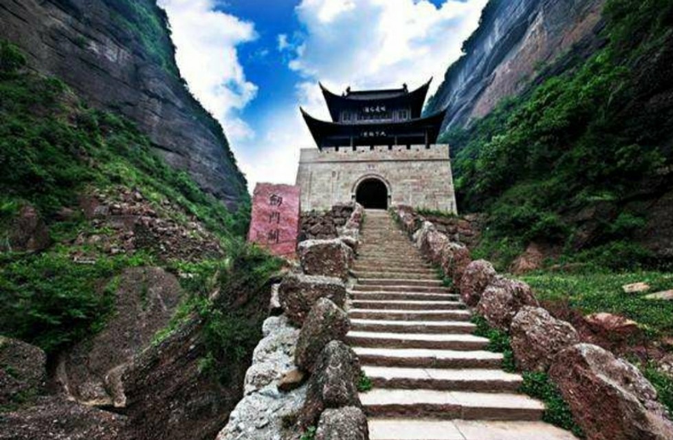 剑门，剑门，向天再借五百年